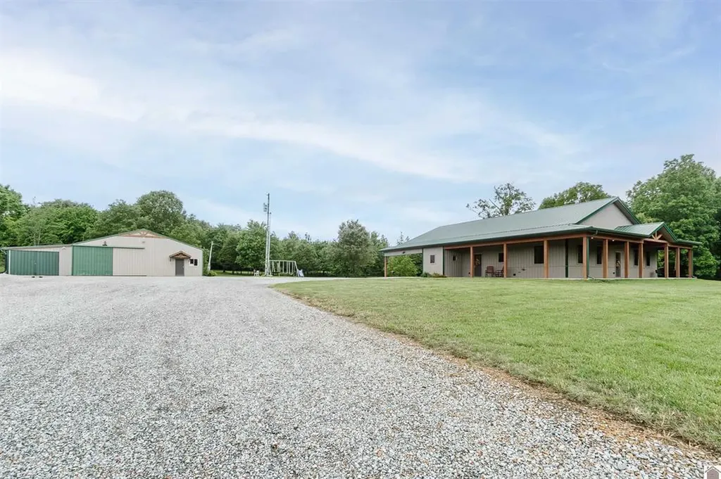 1430 Spence Chapel Road Mayfield KY 42066