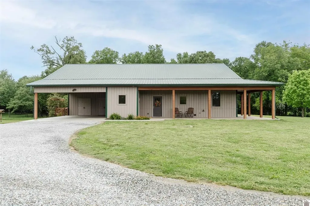 1430 Spence Chapel Road Mayfield KY 42066