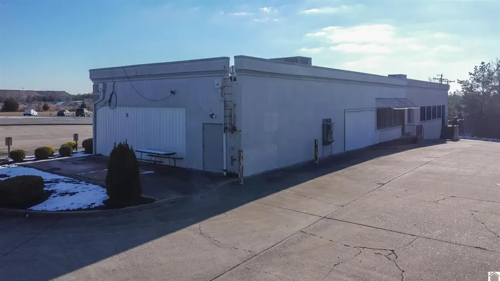 708 Complex Drive Grand Rivers KY 42045