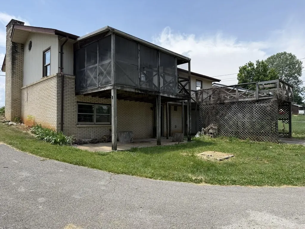 900 Deerfield Lane Somerset KY 42501