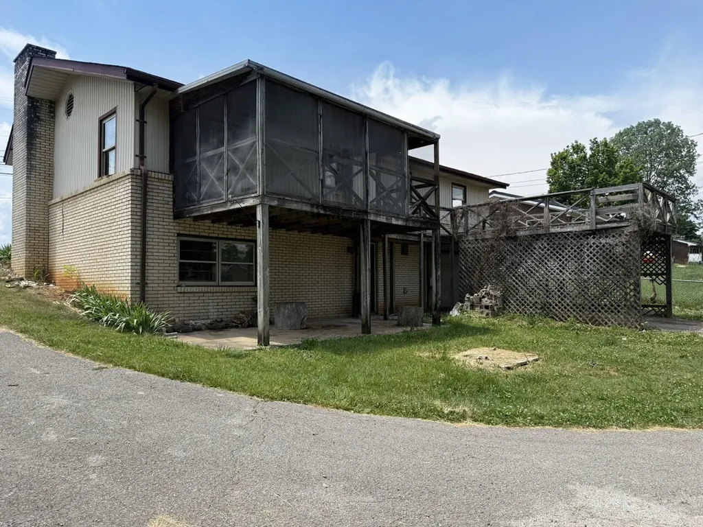 900 Deerfield Lane Somerset KY 42501