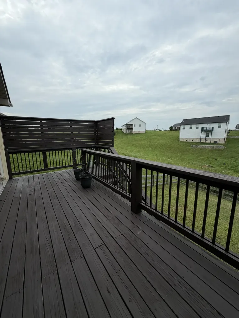 637 Fairfax Lane Richmond KY 40475