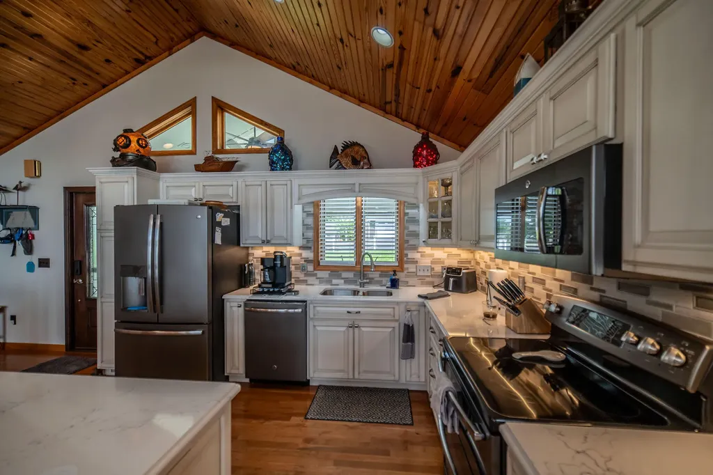 436 Sherwood Drive Gilbertsville KY 42044