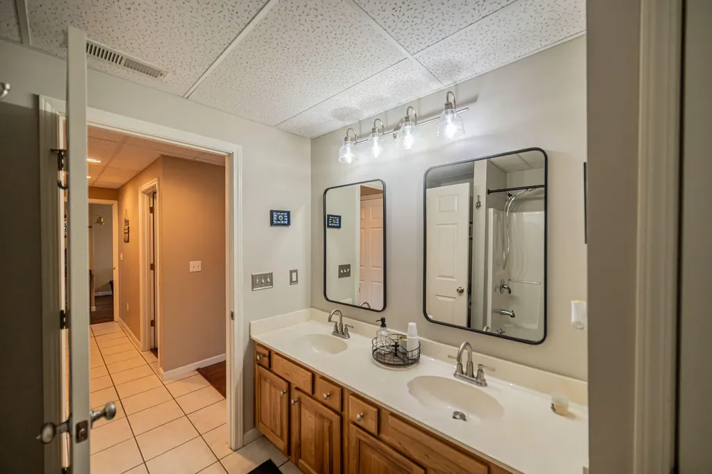436 Sherwood Drive Gilbertsville KY 42044
