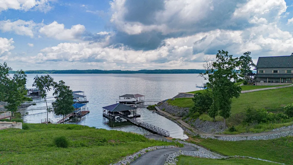 436 Sherwood Drive Gilbertsville KY 42044