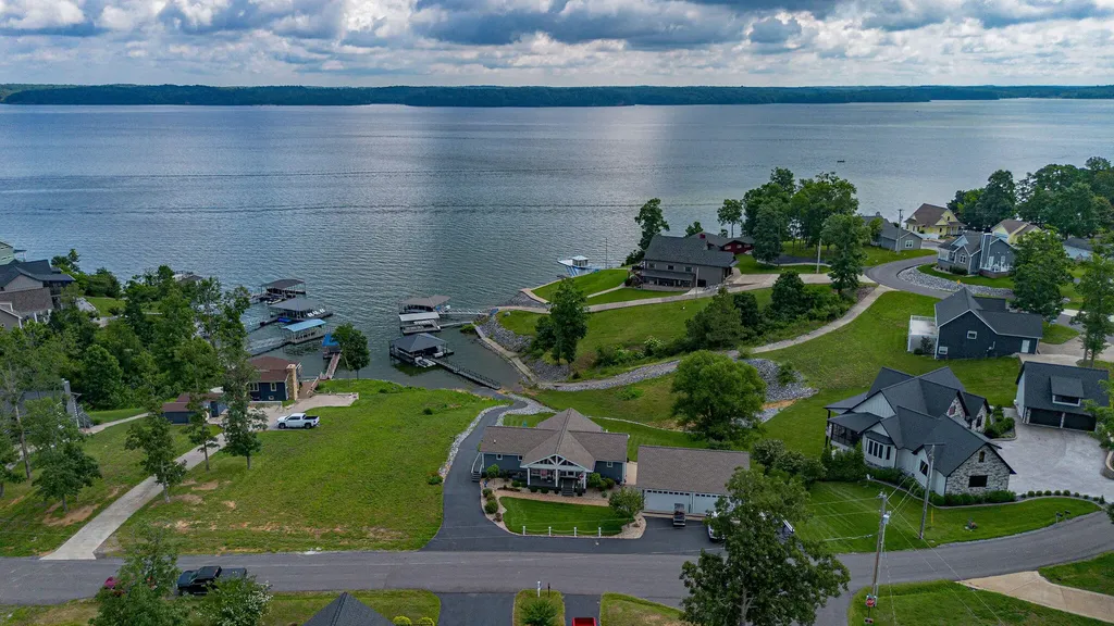 436 Sherwood Drive Gilbertsville KY 42044