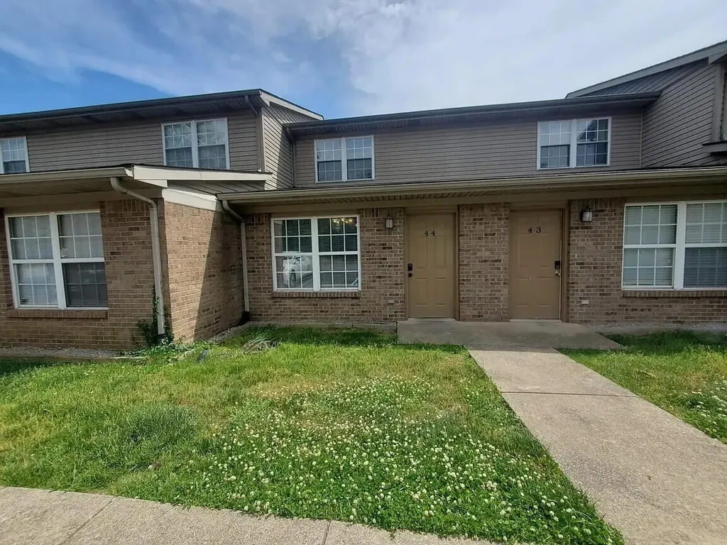 1100 Horsemans Lane Lexington KY 40504