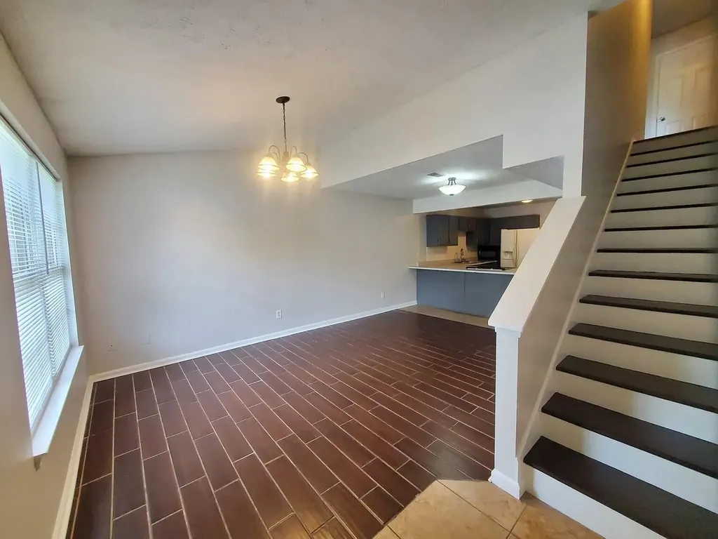 1100 Horsemans Lane Lexington KY 40504
