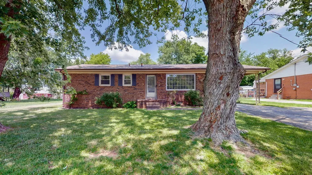 602 Holiday Park Drive Hopkinsville KY 42240