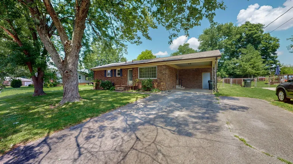 602 Holiday Park Drive Hopkinsville KY 42240