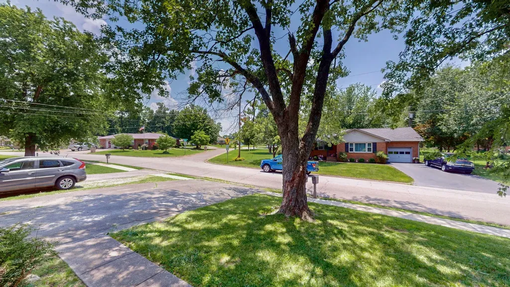 602 Holiday Park Drive Hopkinsville KY 42240