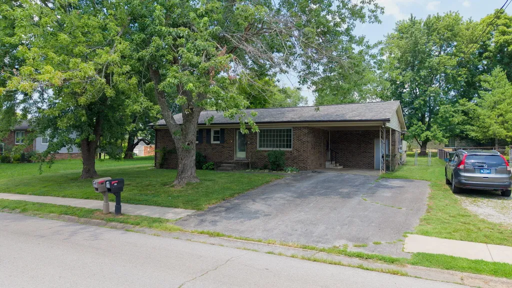 602 Holiday Park Drive Hopkinsville KY 42240