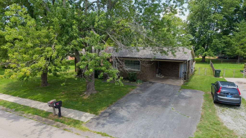 602 Holiday Park Drive Hopkinsville KY 42240