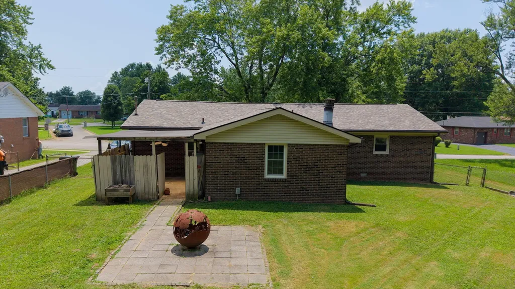 602 Holiday Park Drive Hopkinsville KY 42240