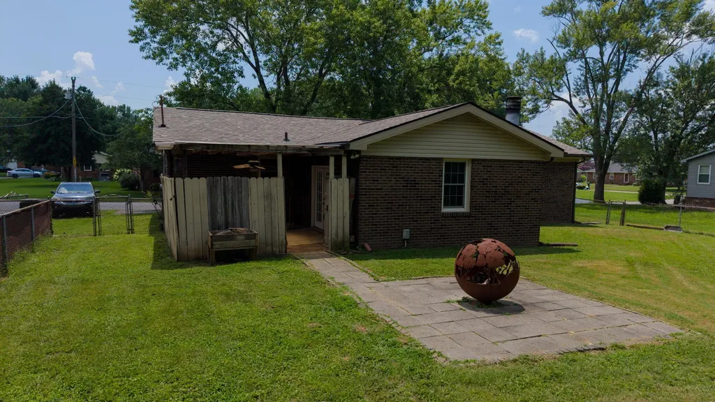 602 Holiday Park Drive Hopkinsville KY 42240