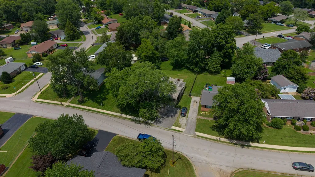 602 Holiday Park Drive Hopkinsville KY 42240