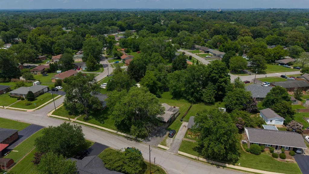 602 Holiday Park Drive Hopkinsville KY 42240
