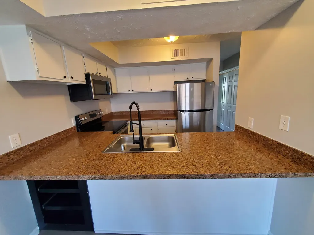 1100 Horsemans Lane Lexington KY 40504