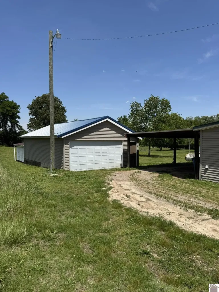 5250 State Route 123 Clinton KY 42031