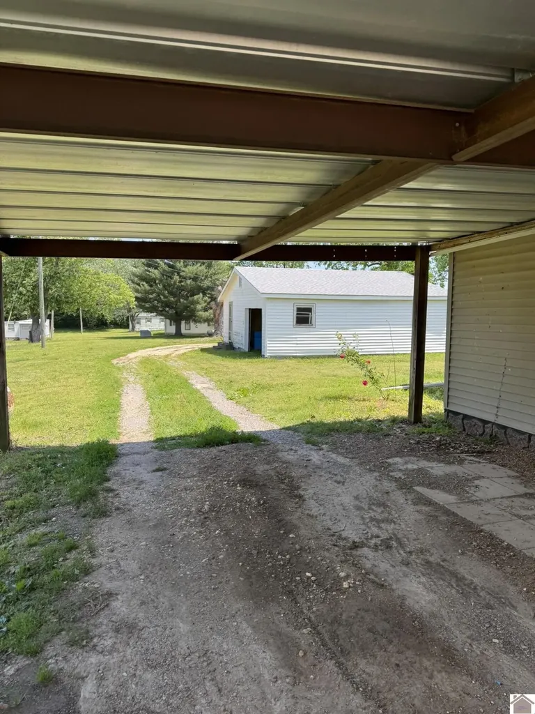 5250 State Route 123 Clinton KY 42031