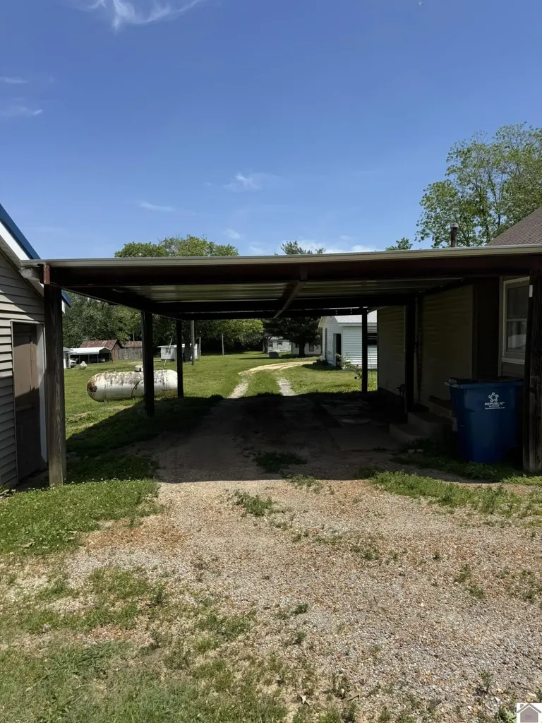 5250 State Route 123 Clinton KY 42031