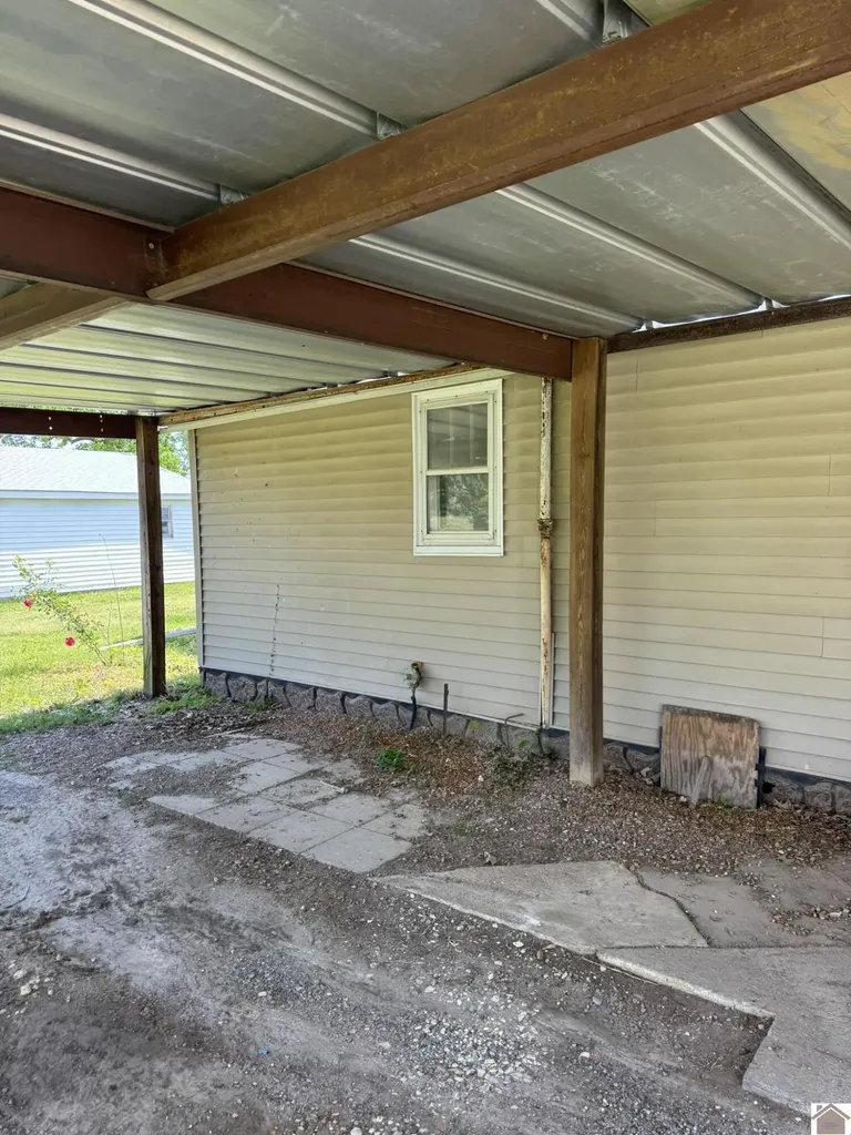 5250 State Route 123 Clinton KY 42031