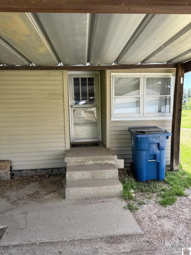 5250 State Route 123 Clinton KY 42031