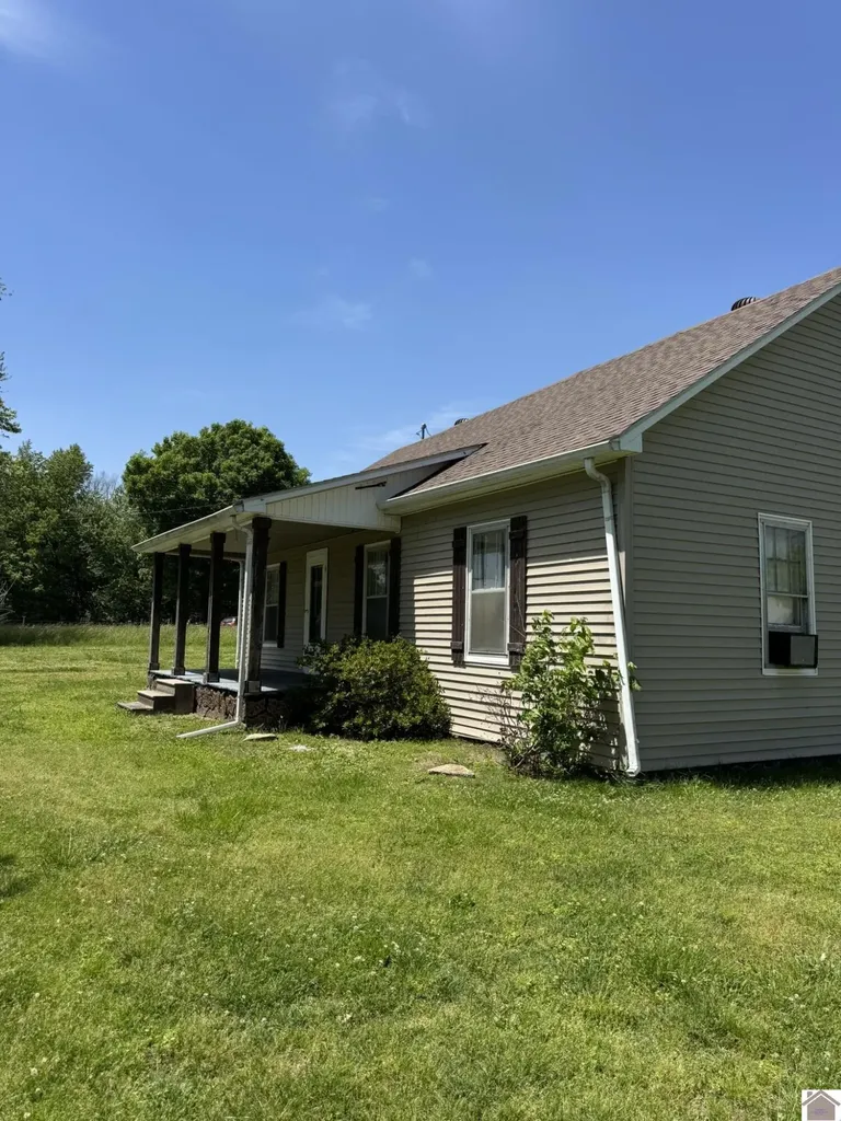 5250 State Route 123 Clinton KY 42031