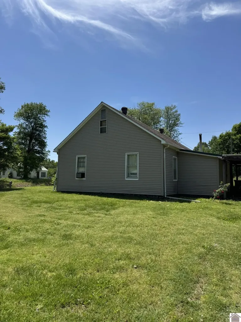 5250 State Route 123 Clinton KY 42031