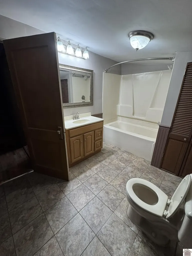 5250 State Route 123 Clinton KY 42031