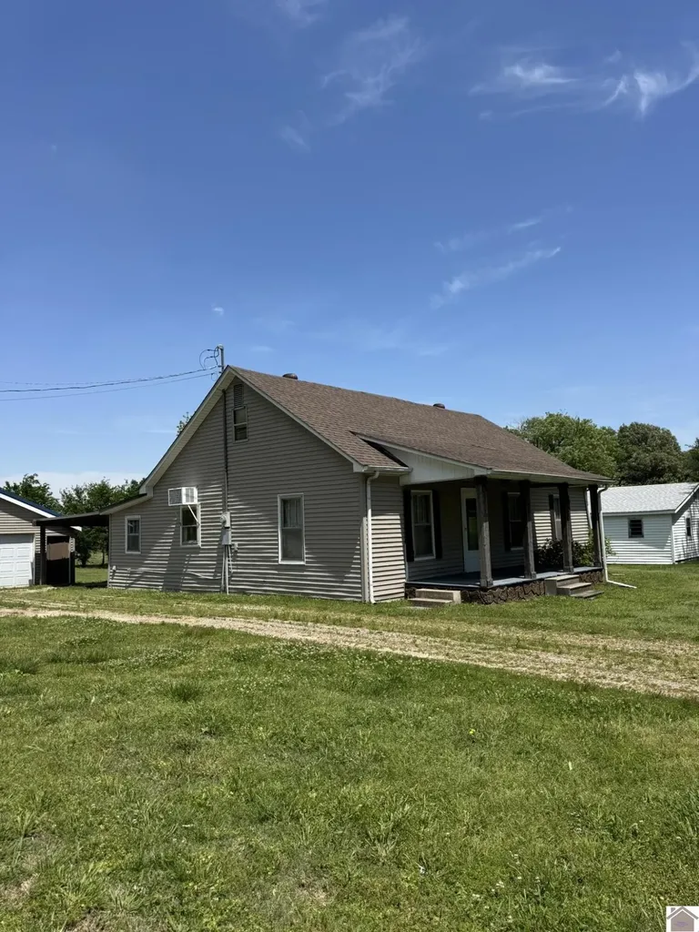 5250 State Route 123 Clinton KY 42031