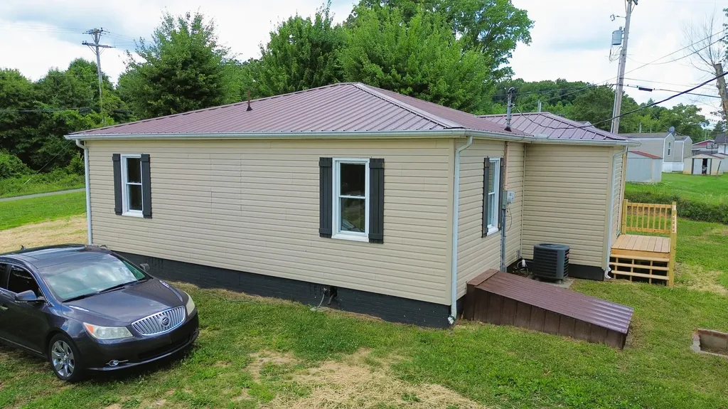 436 Moore Hill Avenue Corbin KY 40701