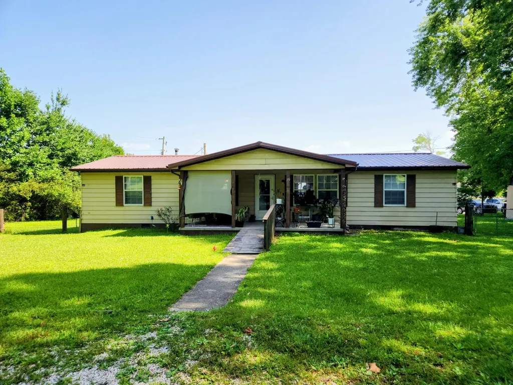79 White Avenue Stanton KY 40380
