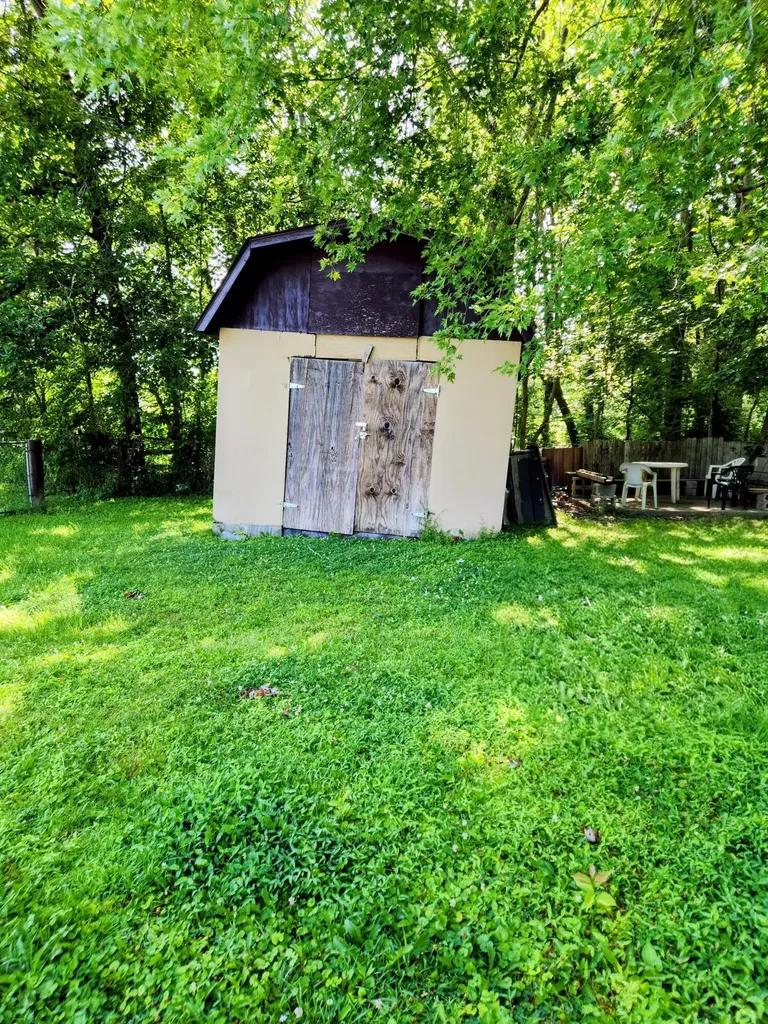 79 White Avenue Stanton KY 40380