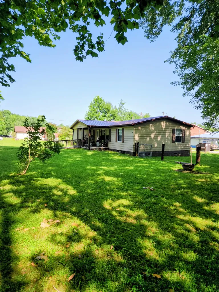 79 White Avenue Stanton KY 40380
