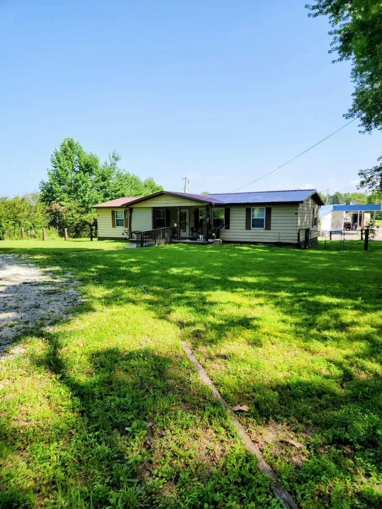 79 White Avenue Stanton KY 40380