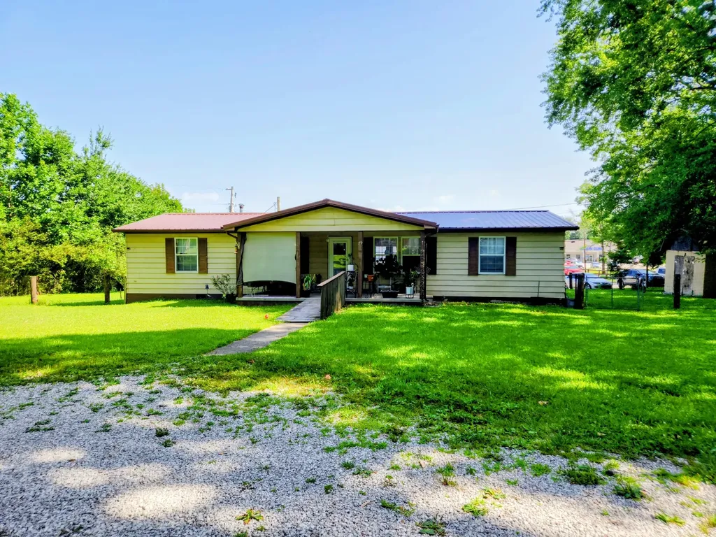 79 White Avenue Stanton KY 40380