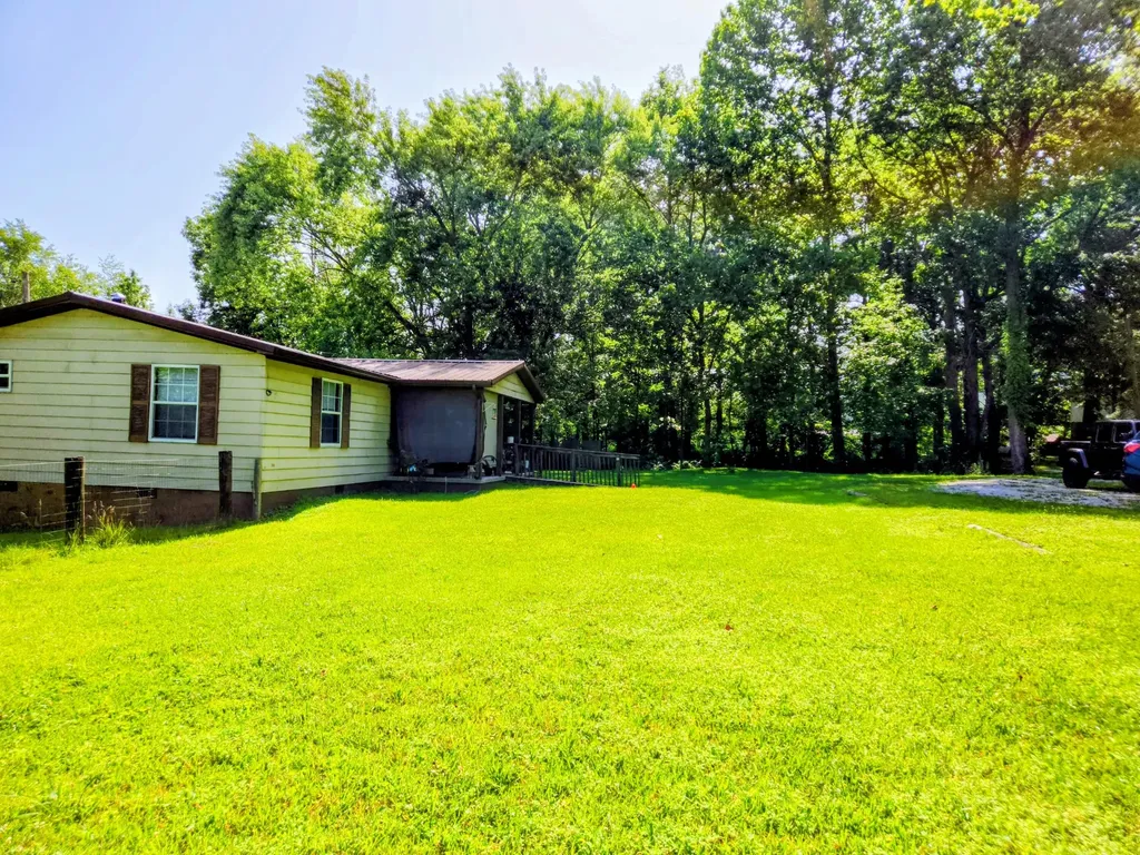 79 White Avenue Stanton KY 40380