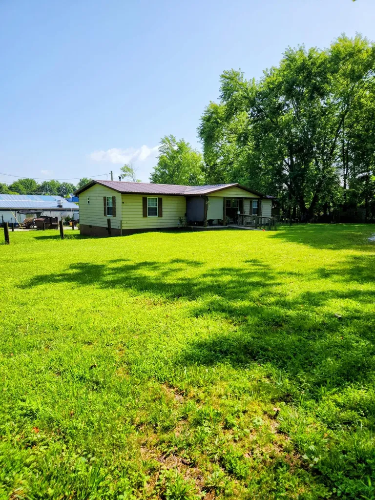79 White Avenue Stanton KY 40380