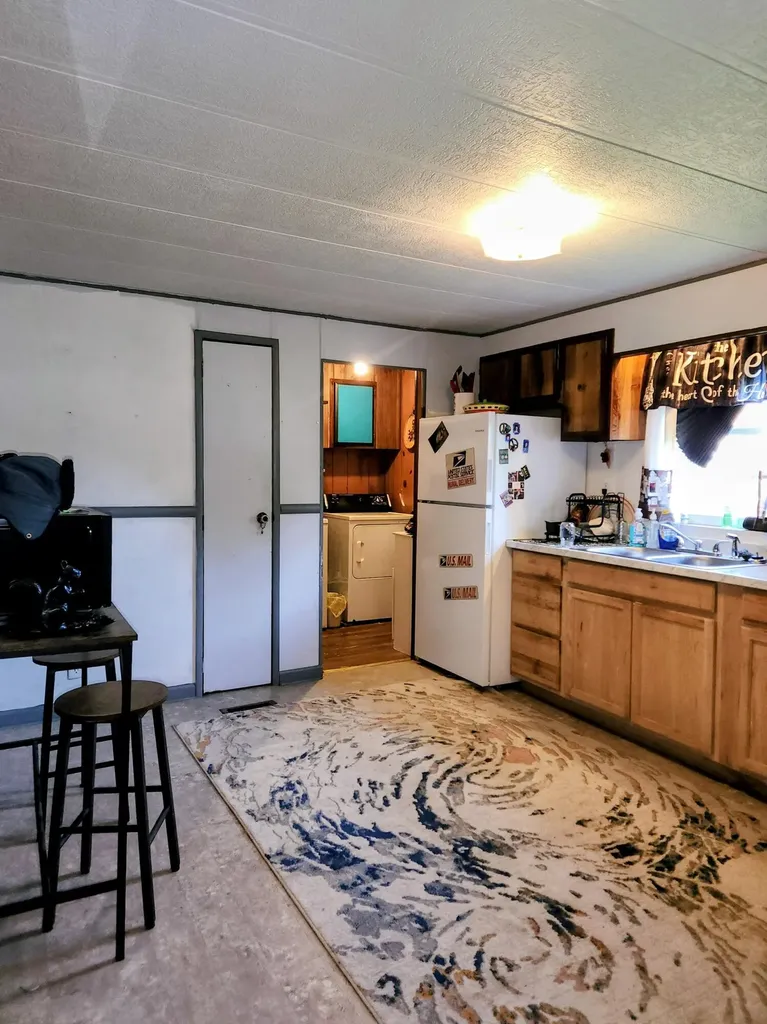 79 White Avenue Stanton KY 40380