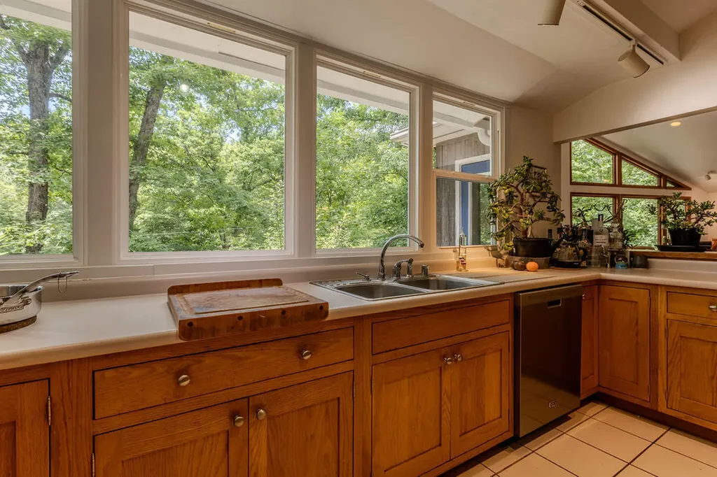 9127 Leatherwood Salt Lick KY 40371