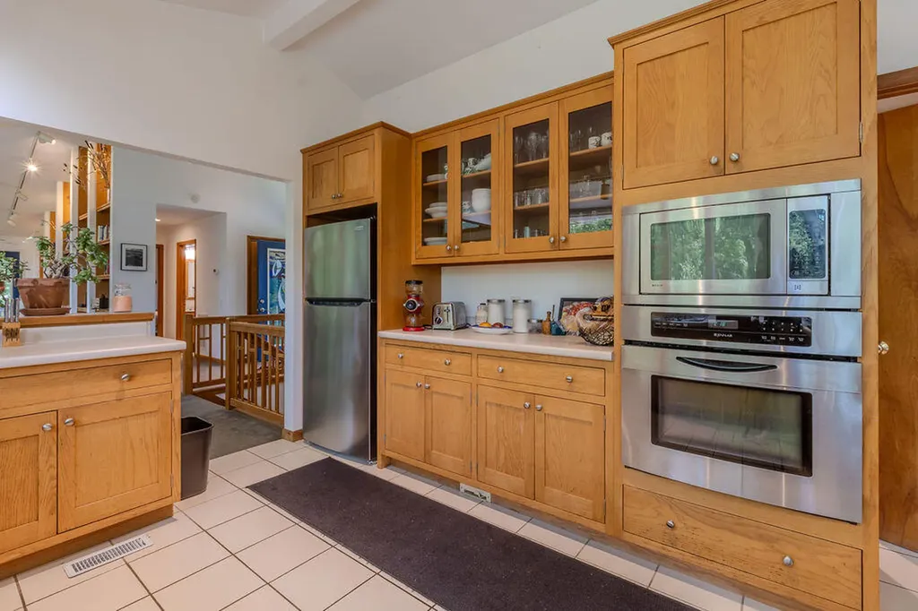 9127 Leatherwood Salt Lick KY 40371