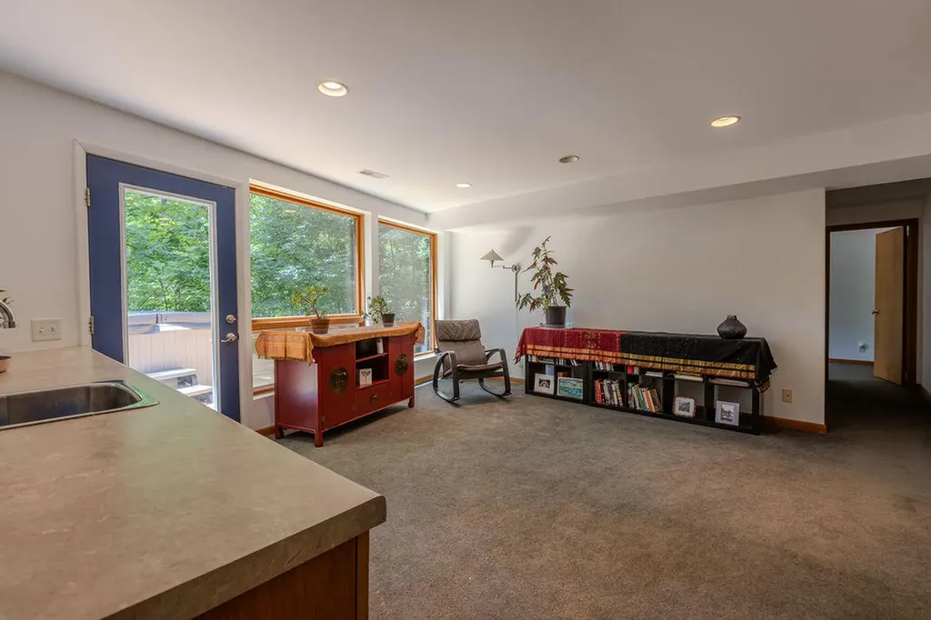9127 Leatherwood Salt Lick KY 40371