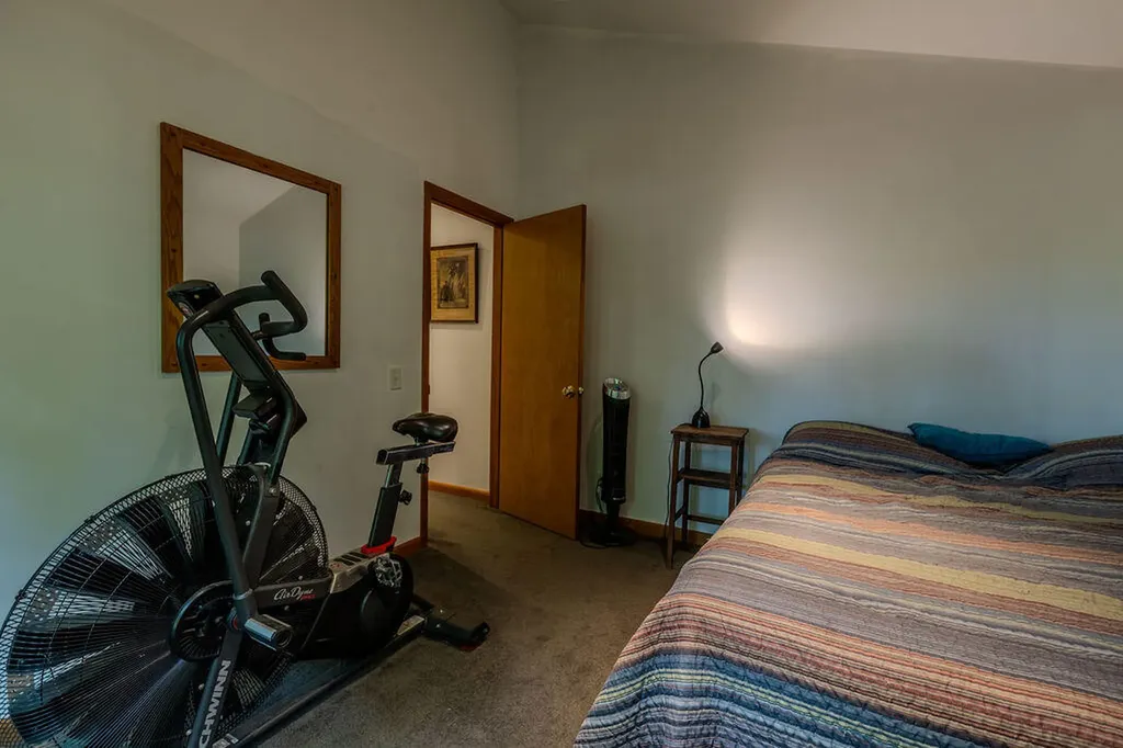 9127 Leatherwood Salt Lick KY 40371