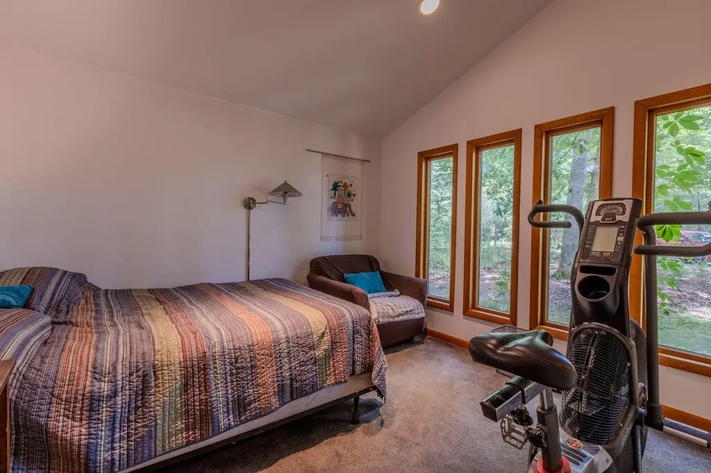 9127 Leatherwood Salt Lick KY 40371