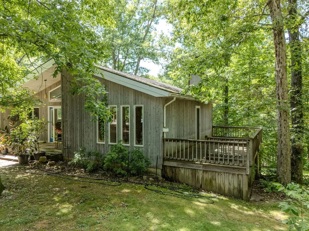 9127 Leatherwood Salt Lick KY 40371