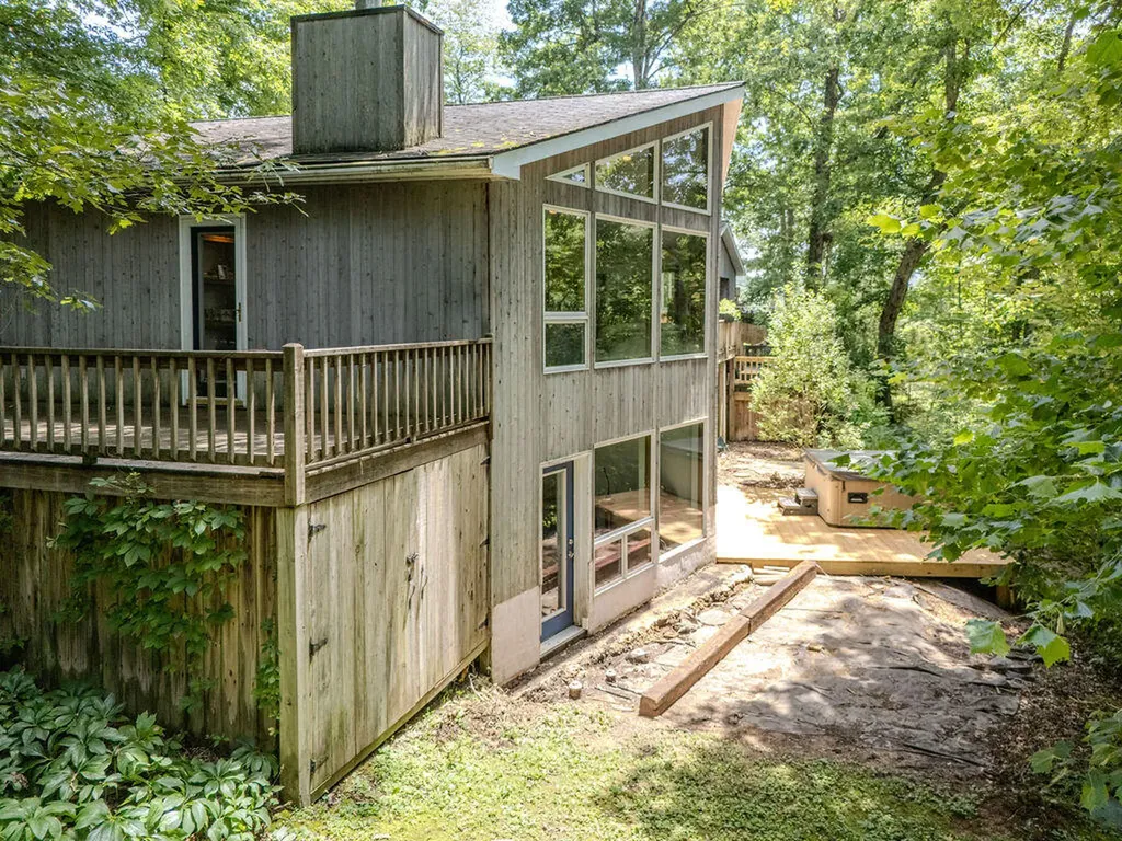 9127 Leatherwood Salt Lick KY 40371
