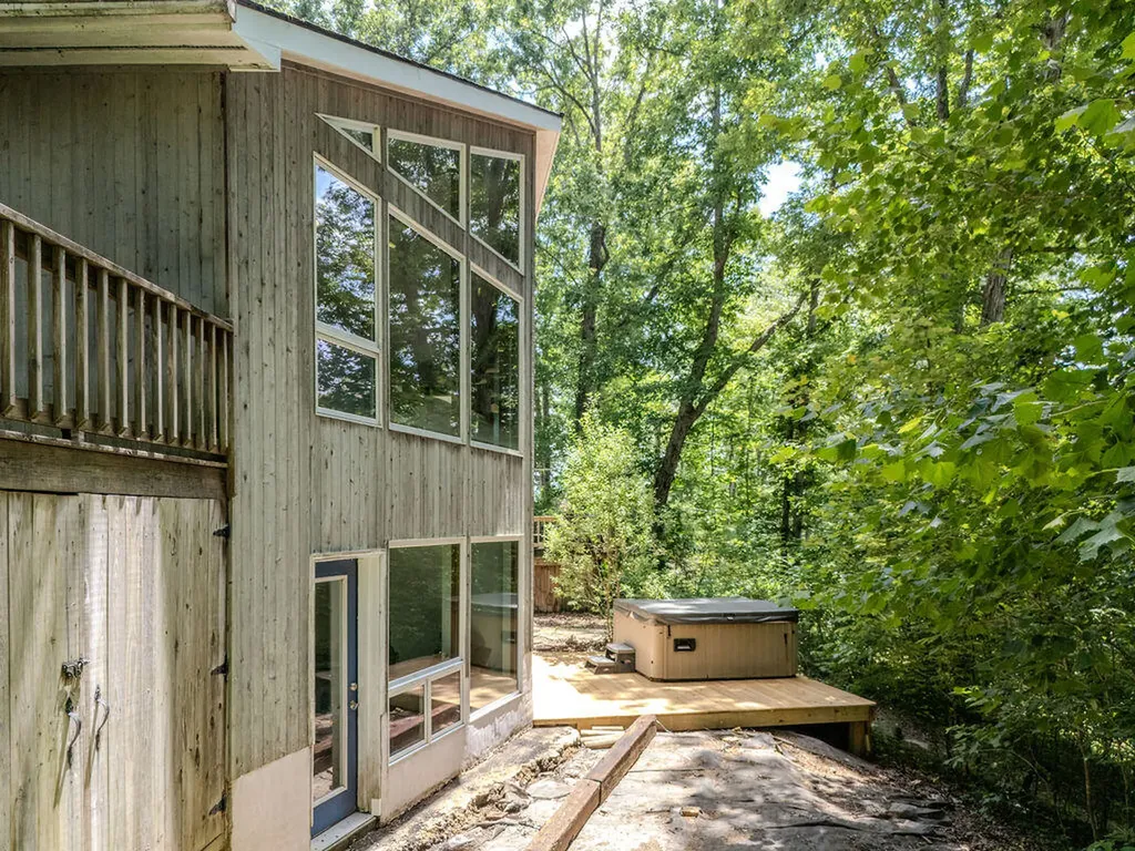 9127 Leatherwood Salt Lick KY 40371