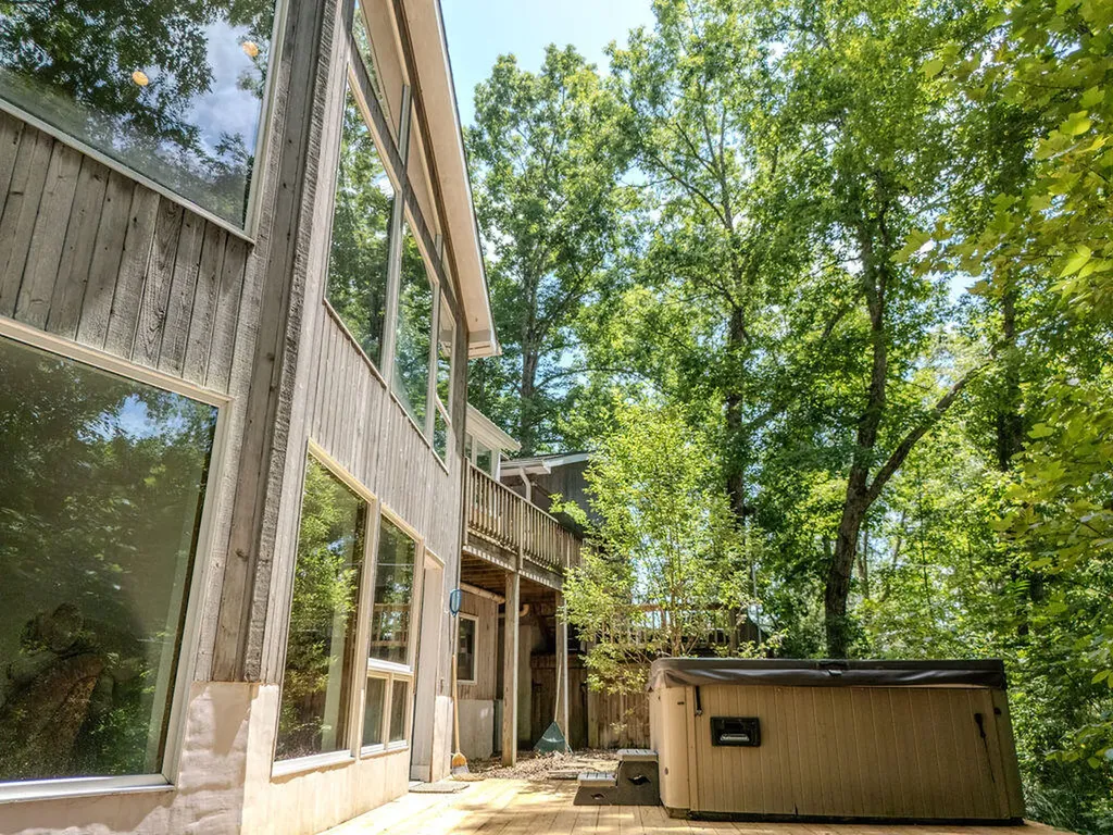 9127 Leatherwood Salt Lick KY 40371