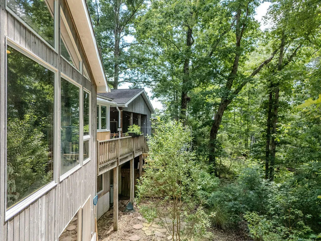 9127 Leatherwood Salt Lick KY 40371